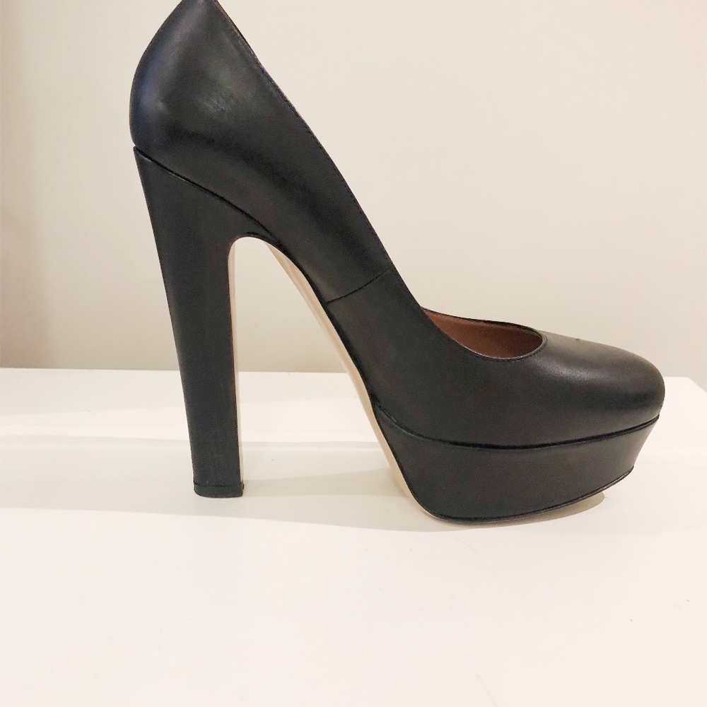 AUTHENTIC VALENTINO Black Leather Platform heel
